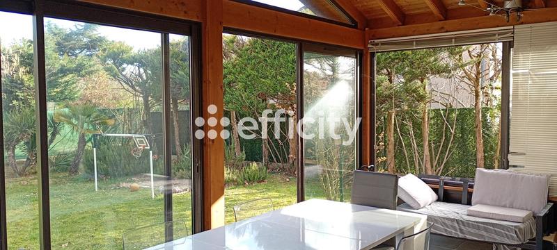 Villa - 185 m² - 6 pièces