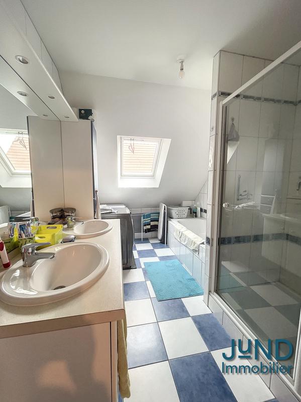 Maison - 94 m² - 5 pièces