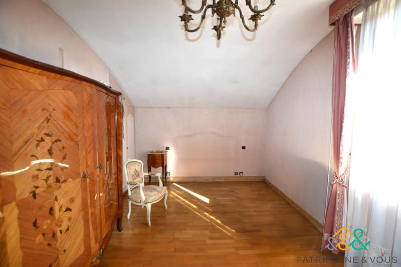 Maison traditionnelle - 167 m² - 6 pièces