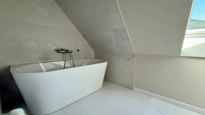 Duplex - 136 m² - 5 pièces