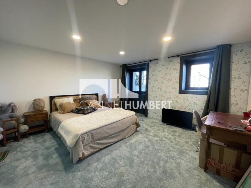 Maison - 380 m² - 9 pièces