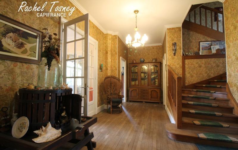 Maison bourgeoise - 260 m² - 9 pièces