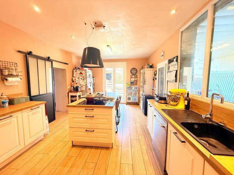 Maison - 265 m² - 8 pièces