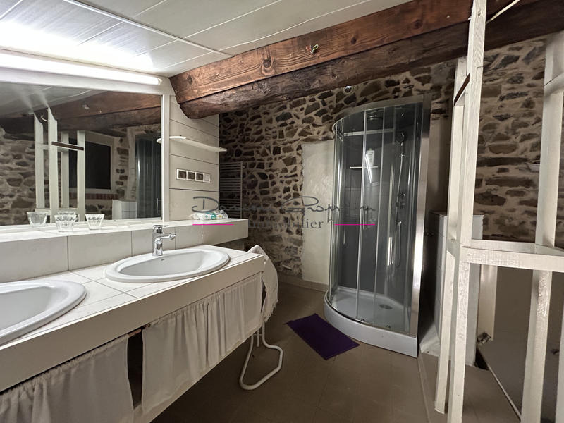 Maison - 210 m² - 8 pièces