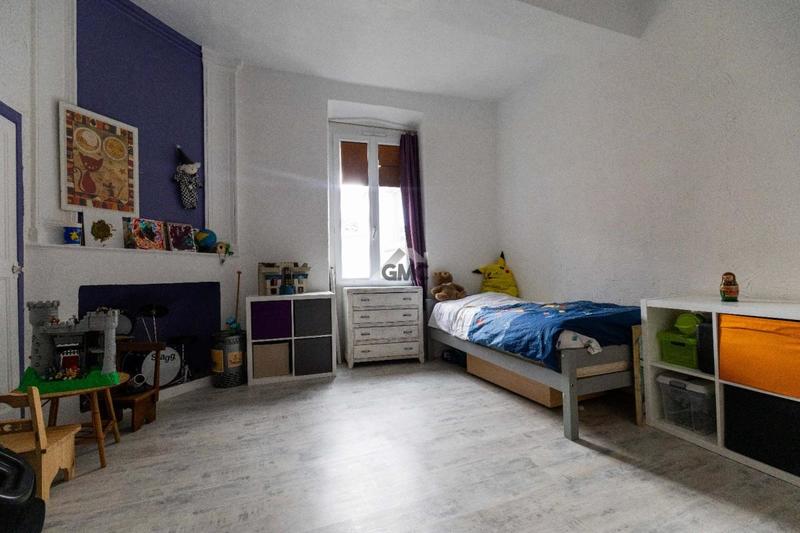 Maison - 234 m² - 8 pièces