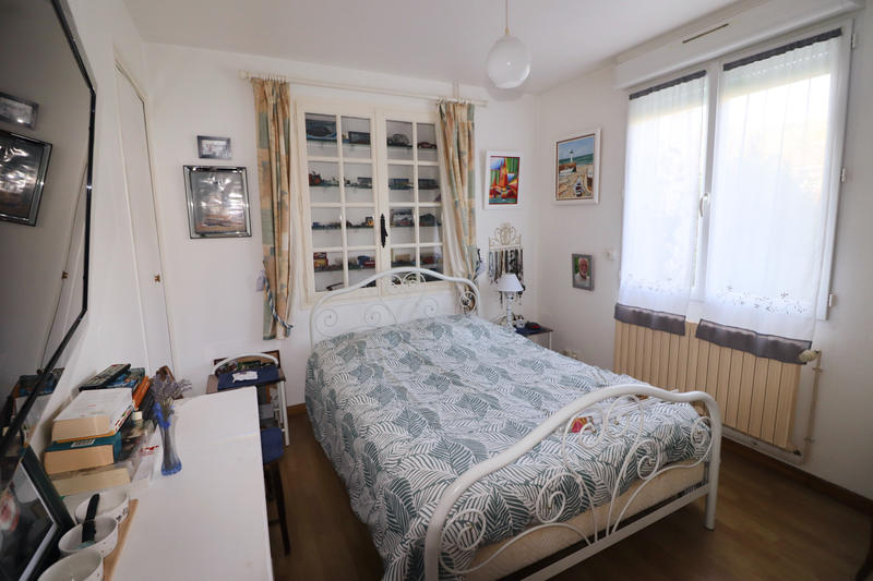 Maison - 220 m² - 12 pièces