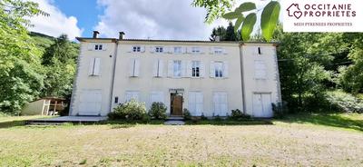 Château - 288 m² - 9 pièces
