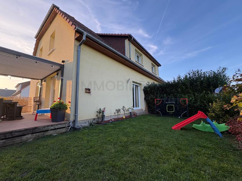 Maison - 98 m² - 4 pièces