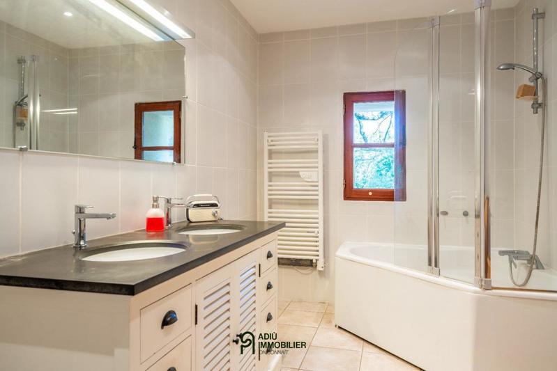 Mas - 400 m² - 15 pièces