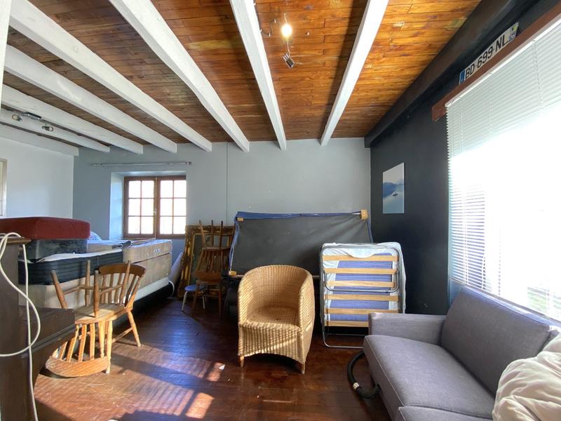 Maison - 250 m² - 11 pièces