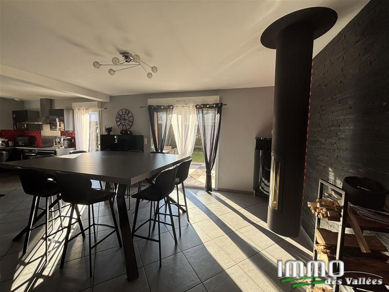 Maison - 145 m² - 6 pièces