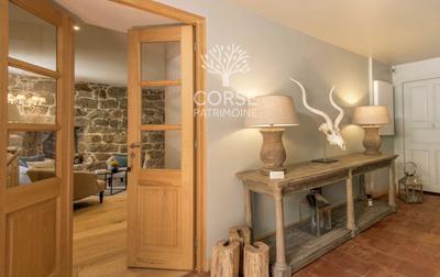 Maison de village - 302 m² - 12 pièces