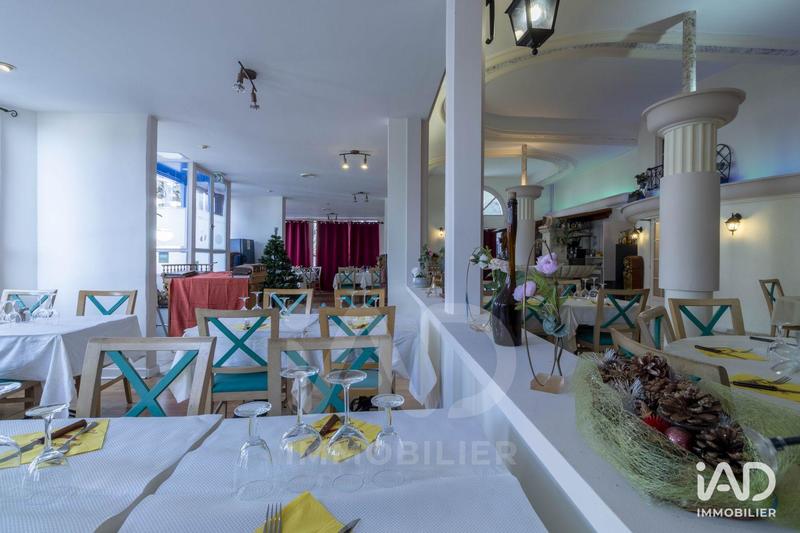 Local commercial - 328 m²