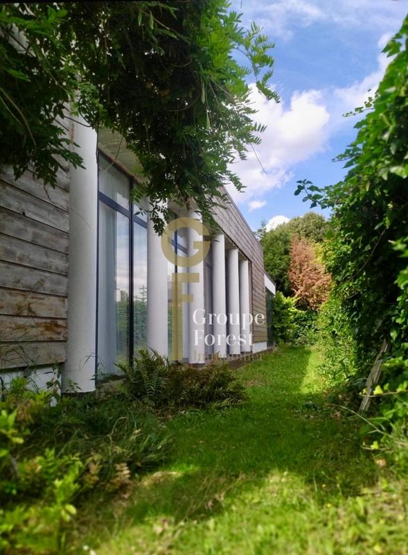 Maison - 394 m² - 9 pièces