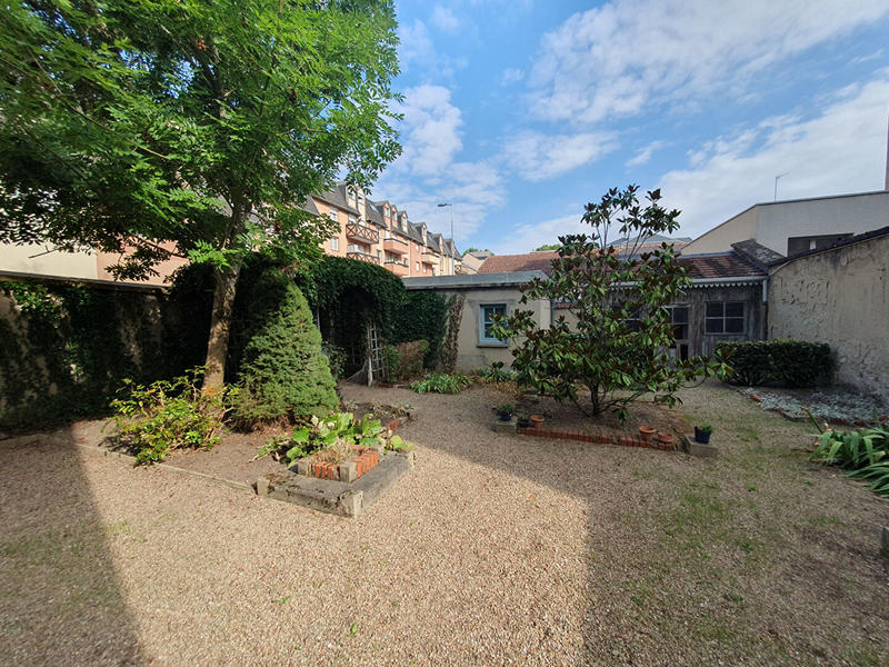 Maison - 232 m² - 10 pièces