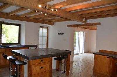 Maison en pierre - 212 m² - 6 pièces