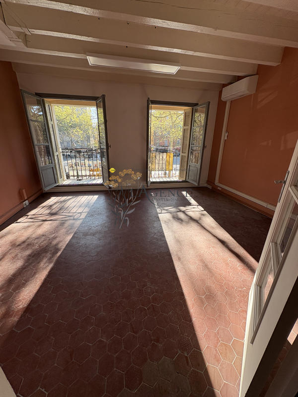 Local commercial - 87 m² - 3 pièces