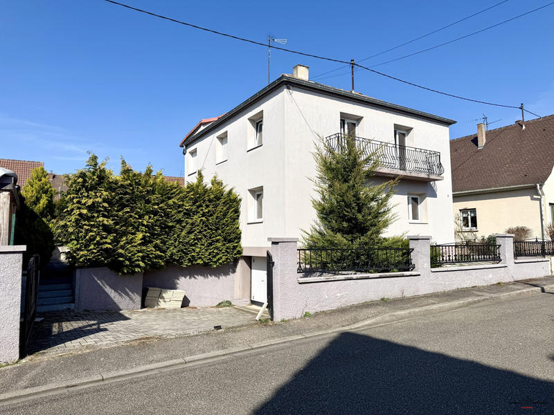Maison - 99 m² - 5 pièces