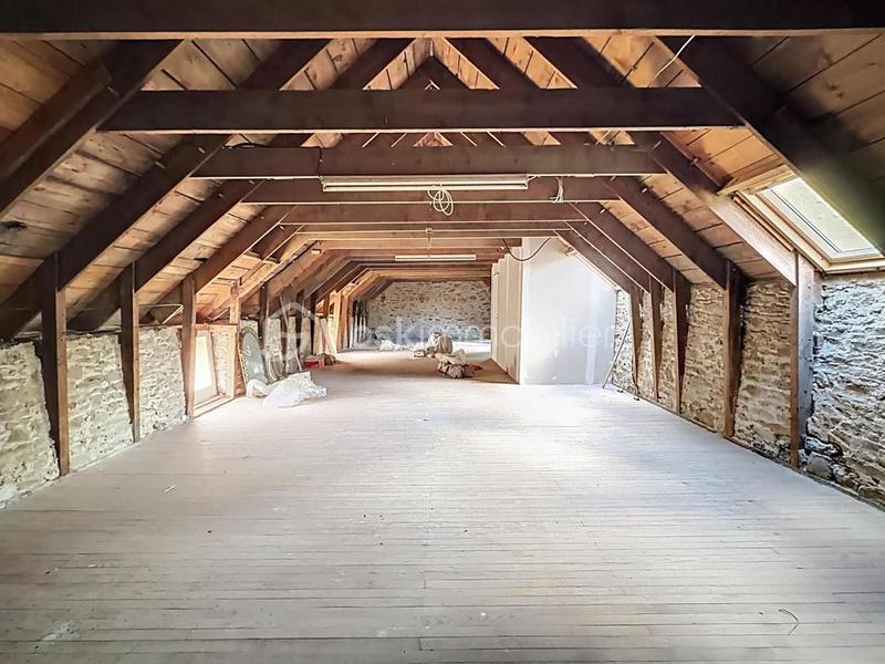 Demeure - 223 m² - 9 pièces