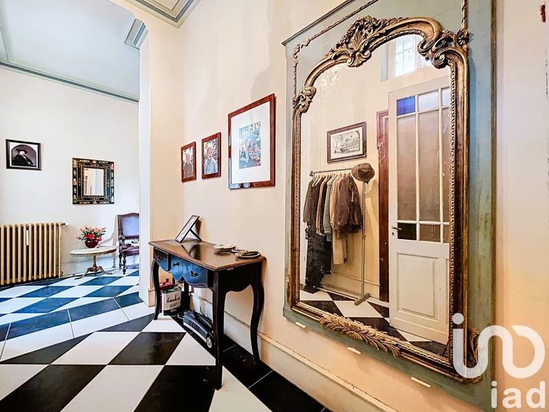 Maison - 402 m² - 12 pièces