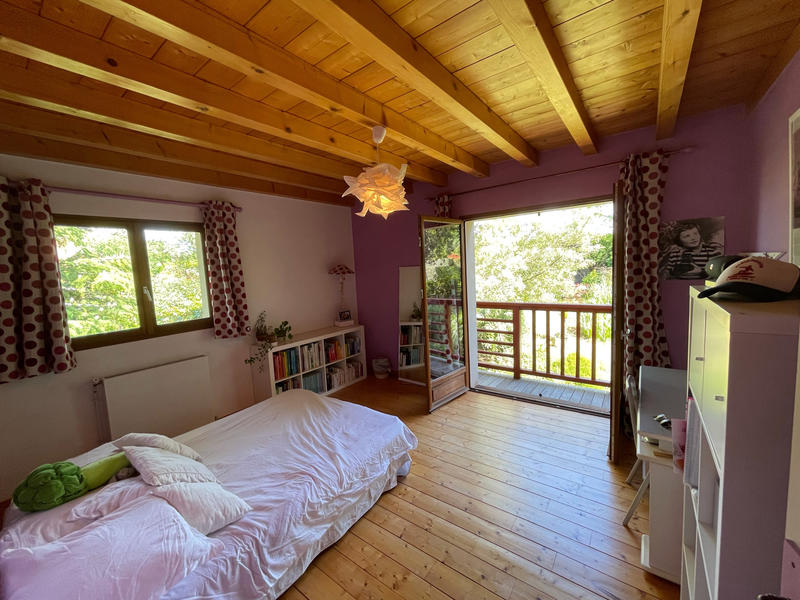 Maison - 225 m² - 10 pièces