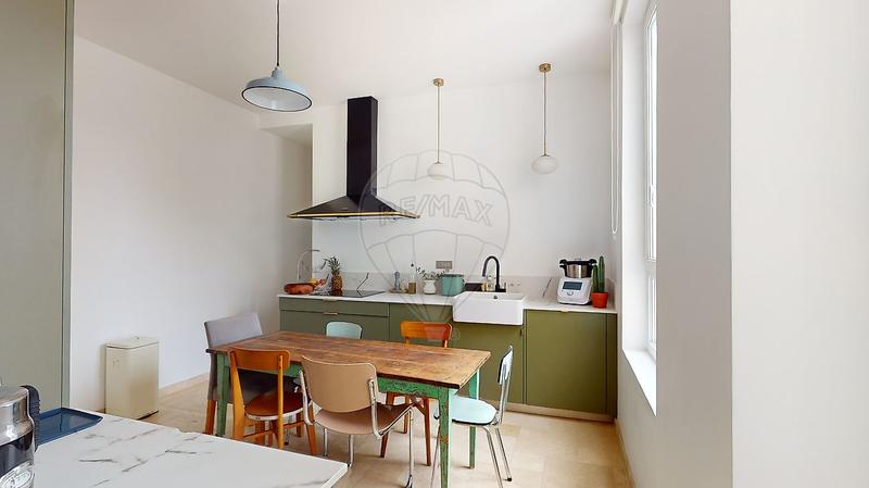 Appartement - 165 m² - 6 pièces