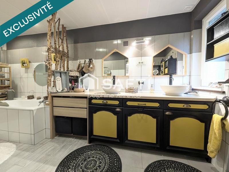 Maison - 285 m² - 10 pièces