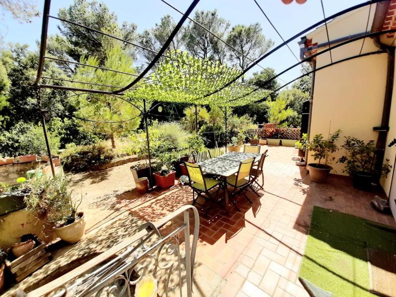 Maison - 210 m² - 9 pièces