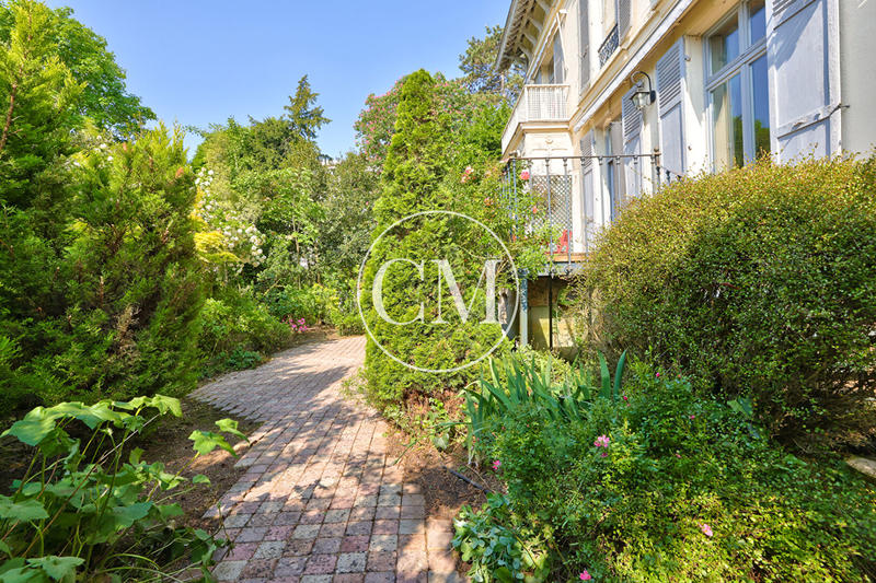 Appartement - 160 m² - 5 pièces