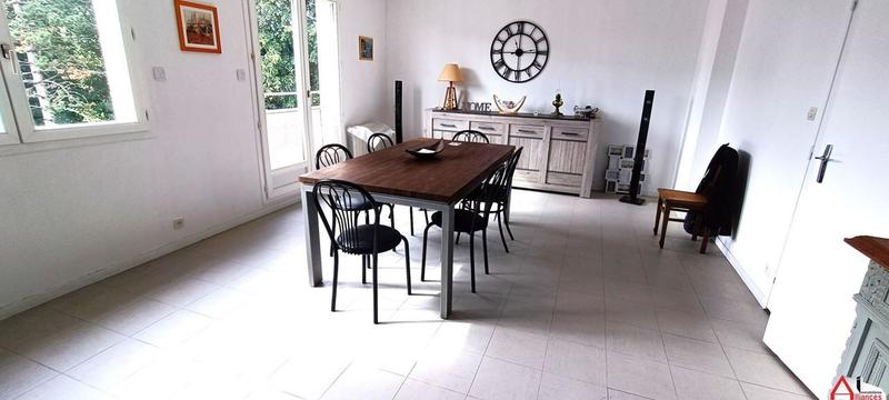 Appartement - 102 m² - 6 pièces