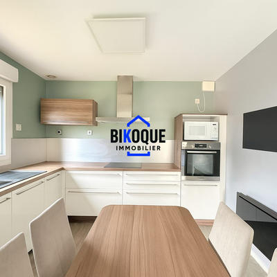 Maison - 90 m² - 5 pièces