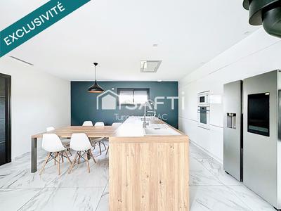 Maison - 194 m² - 6 pièces