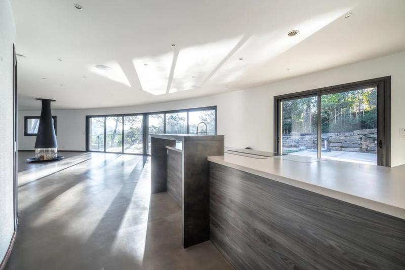 Maison d'architecte - 440 m² - 9 pièces