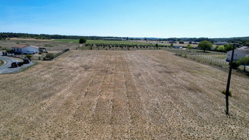 Terrain - 10 068 m²