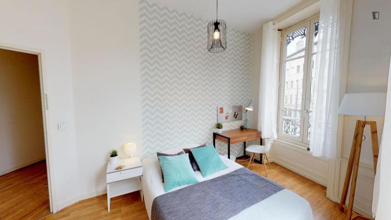 Chambre - 11 m² - 5 pièces
