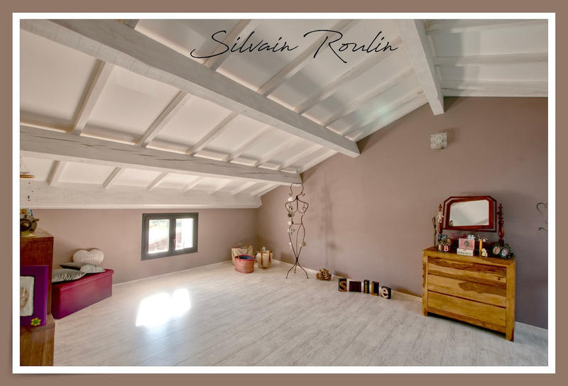 Maison - 282 m² - 8 pièces