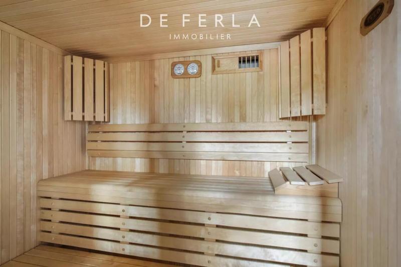 Propriété - 260 m² - 10 pièces