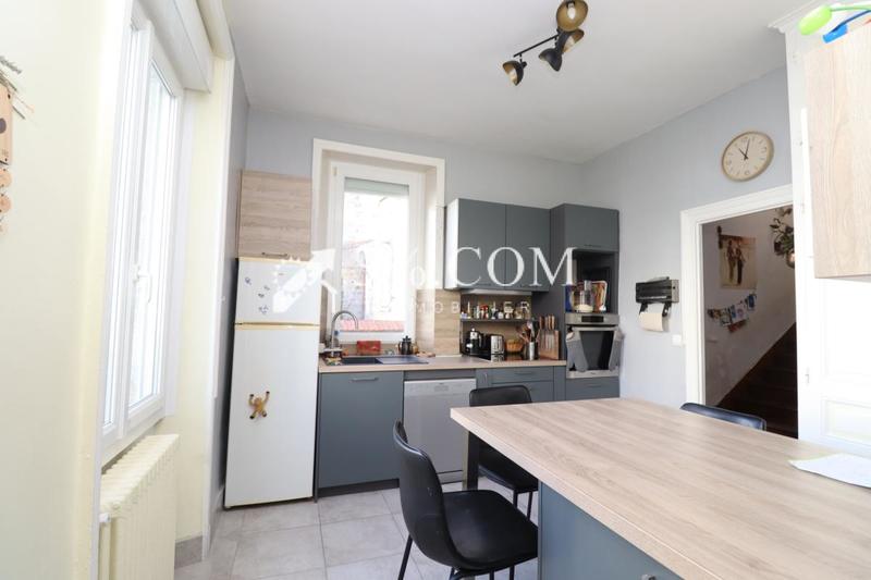 Maison - 138 m² - 9 pièces