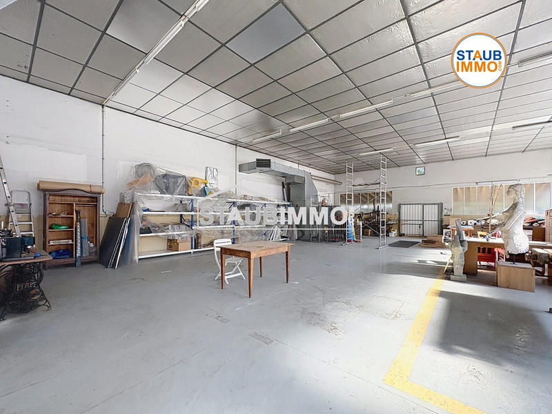 Local d'activités - 220 m²