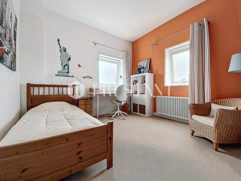 Maison - 300 m² - 9 pièces