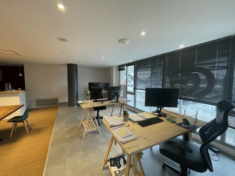 Bureau - 75 m²