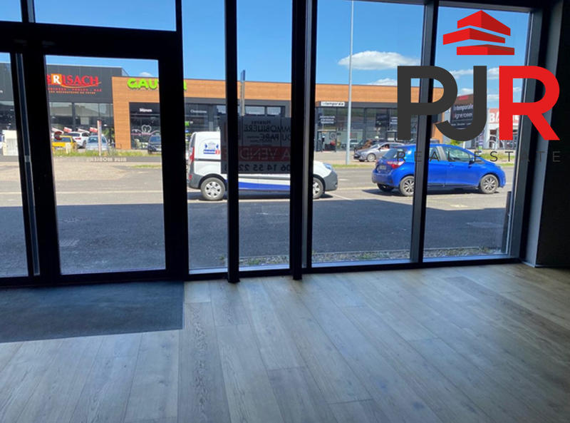 Local commercial - 715 m²