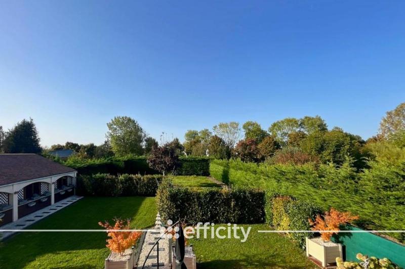 Maison - 250 m² - 9 pièces