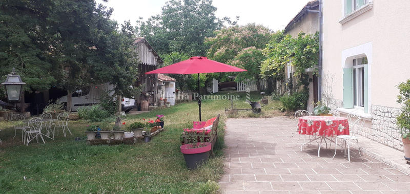 Maison de village - 215 m² - 9 pièces