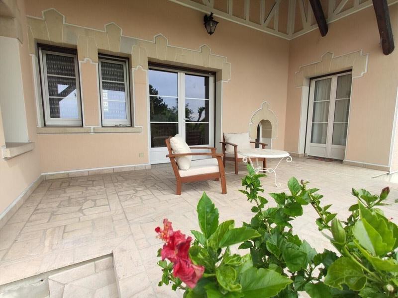 Maison d'architecte - 385 m² - 8 pièces