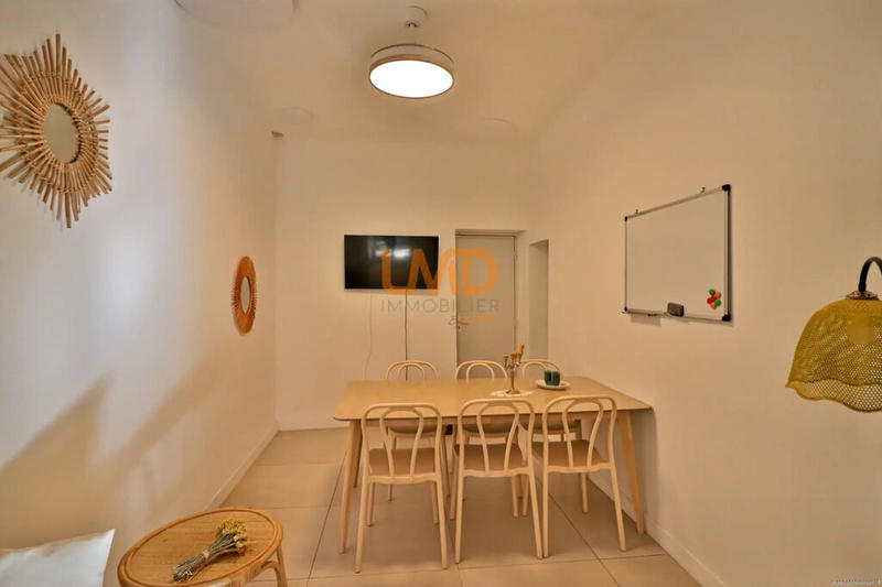 Bureau - 121 m² - 6 pièces