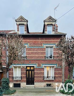 Maison de ville - 160 m² - 9 pièces