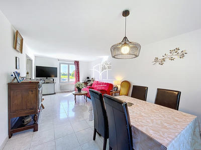 Maison - 92 m² - 5 pièces