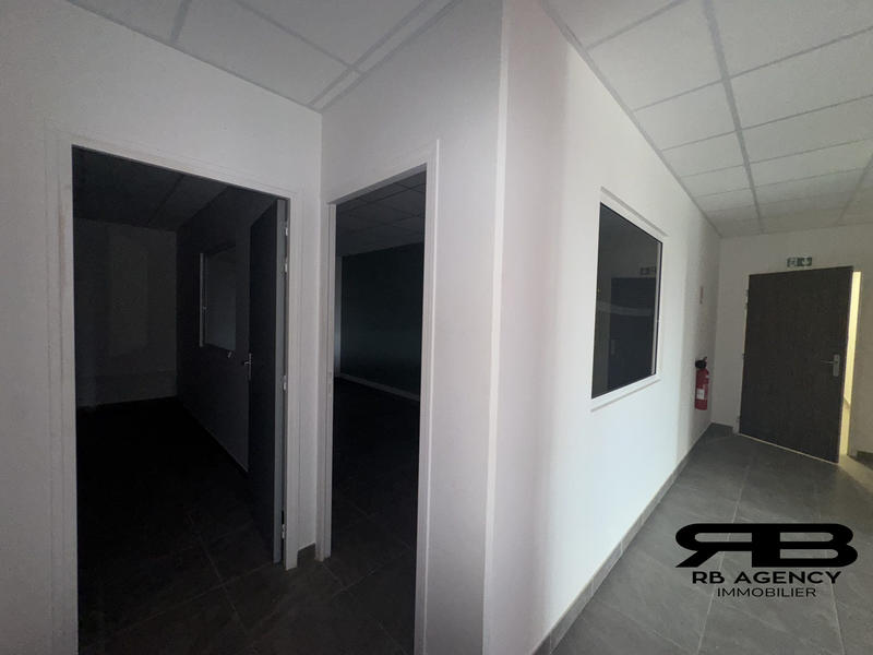 Local d'activités - 118 m²