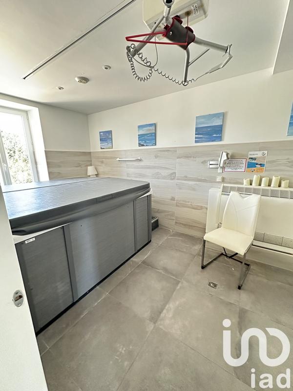 Maison - 227 m² - 9 pièces